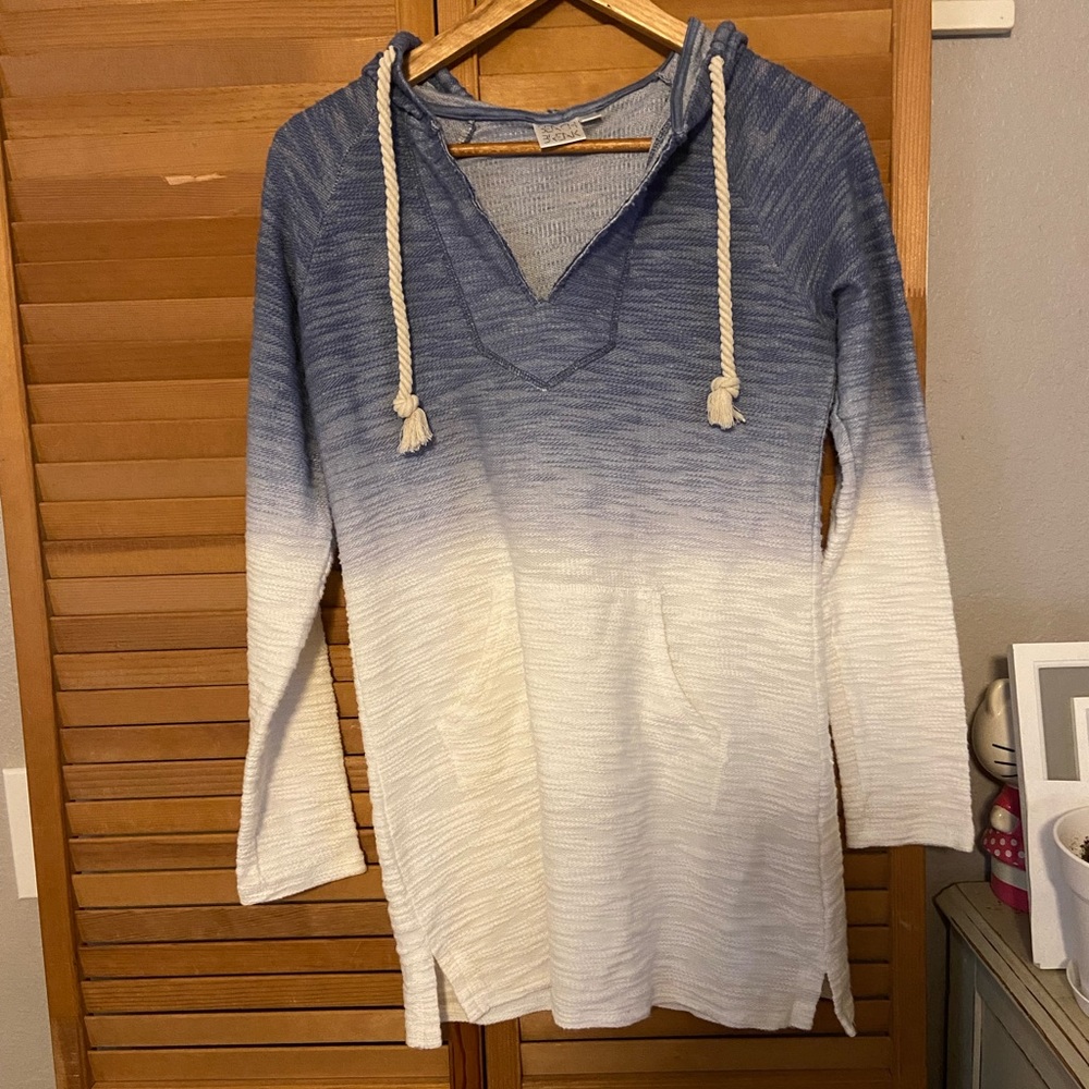 Beach pullover